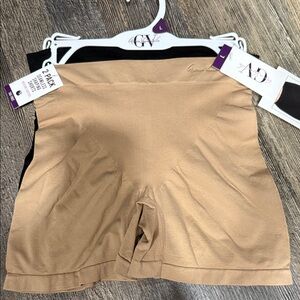 2 Gloria Vanderbilt Tan and Black Shapewear Shorts Set